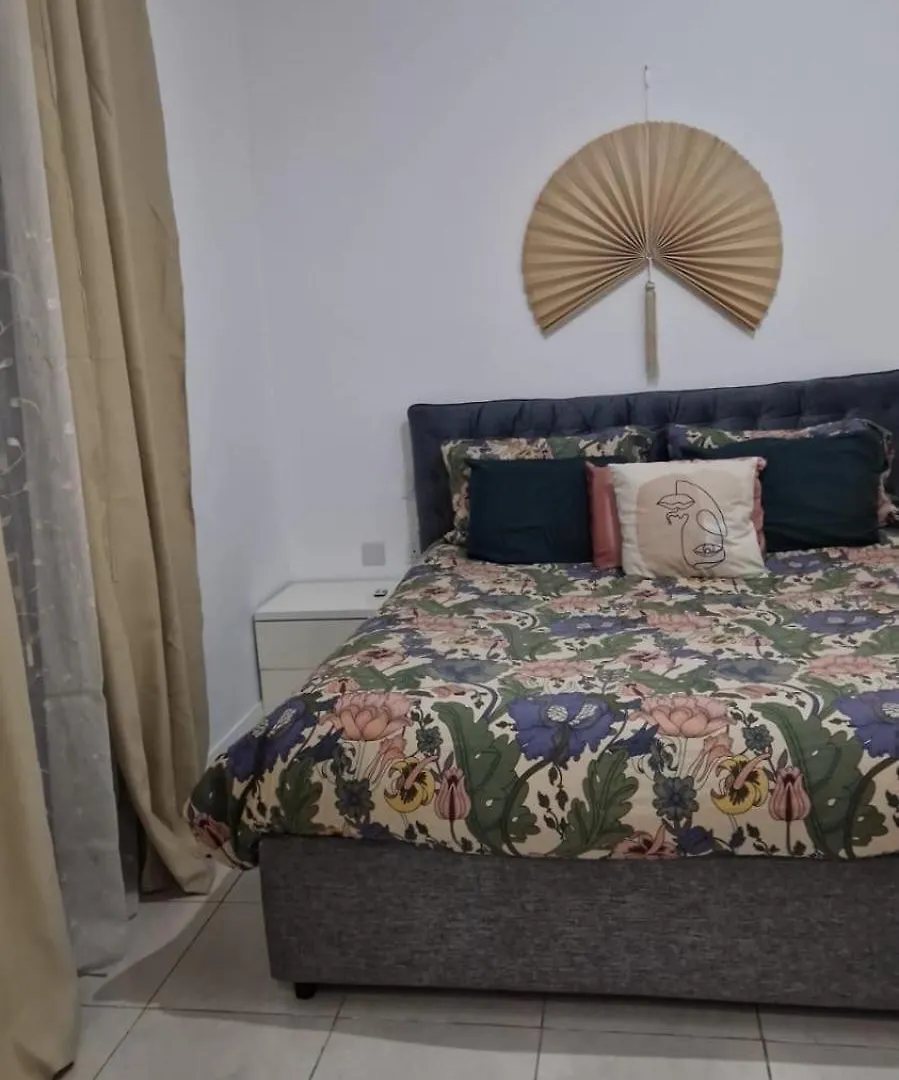 Howard Rooms Sliema 0*,  Malta